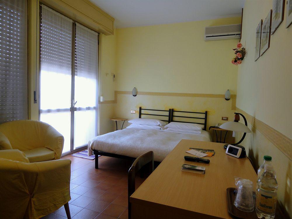 Hotel Astoria Tabiano Terme Extérieur photo